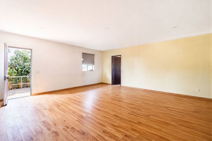 Image No.4-1 Bed Villa for sale