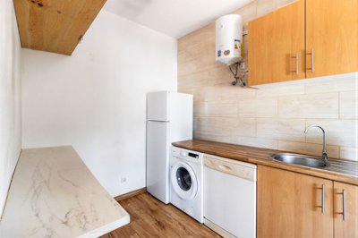 2 KITCHEN (1).jpg