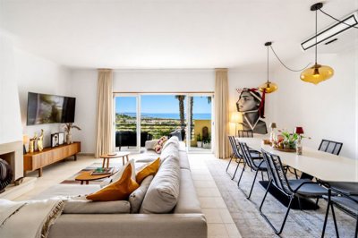 living room (2).jpg