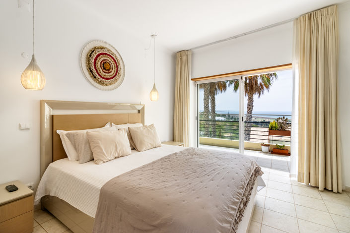Image No.20-3 Bed Apartment for sale