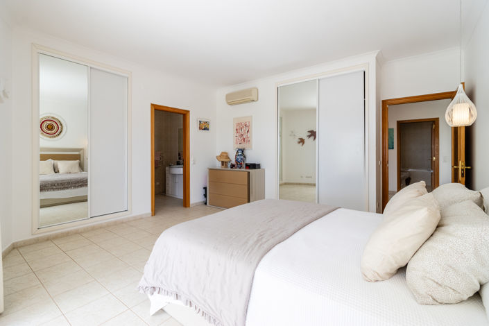 Image No.22-3 Bed Apartment for sale