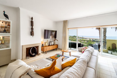 LIVING ROOM 6.jpg