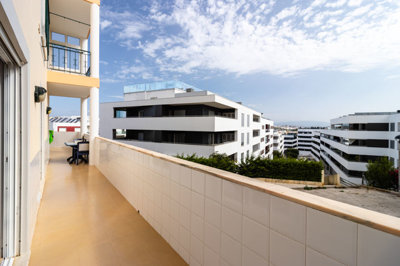 7 BALCONY (1).jpg