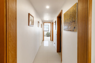4 hallway.jpg
