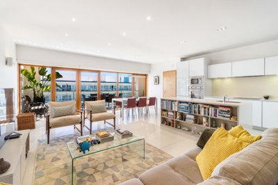 2 living room (2).jpg