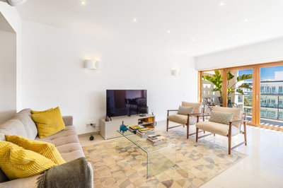 2 living room (1).jpg