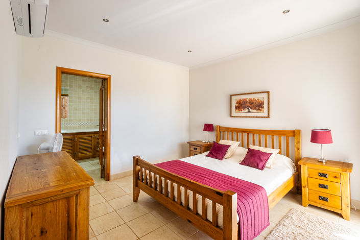 Image No.14-3 Bed Townhouse for sale