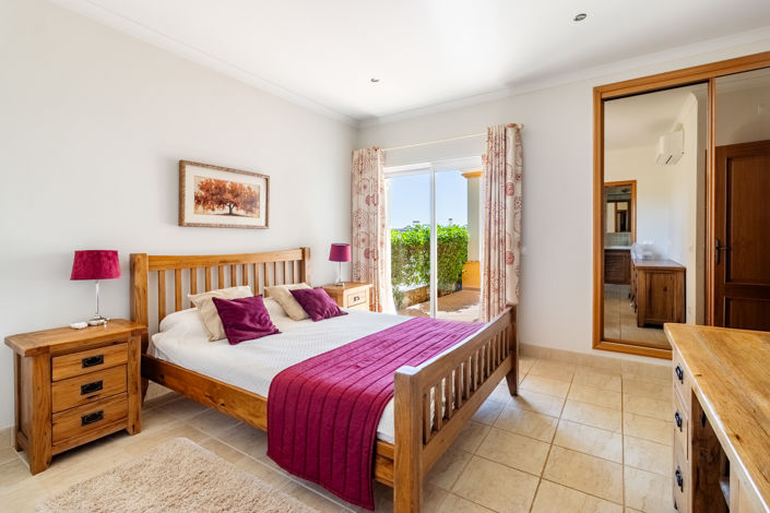 Image No.16-3 Bed Townhouse for sale