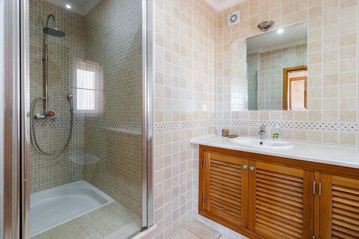 Image No.17-3 Bed Townhouse for sale