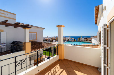 4 balcony (1).jpg