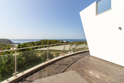 4 balcony (2).jpg