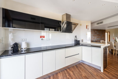 1 kitchen (3).jpg