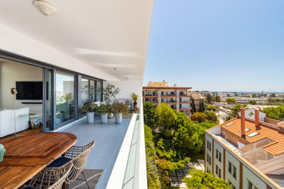0.1 balcony (7).jpg