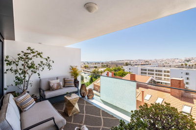 0.1 balcony (1).jpg