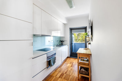 1 kitchen (1).jpg