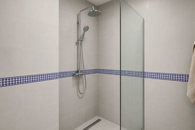 bathroom (1).jpg