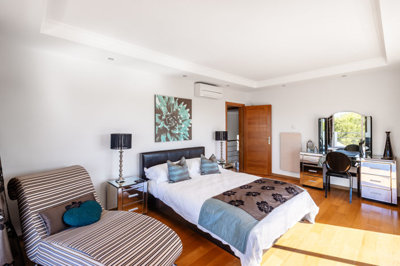 3 master bedroom (2).jpg