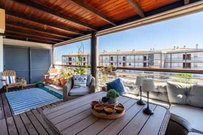 6 balcony (3).jpg
