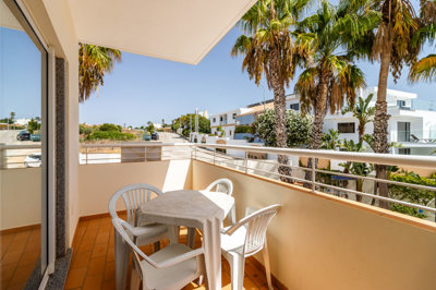 2 BALCONY (1).jpg