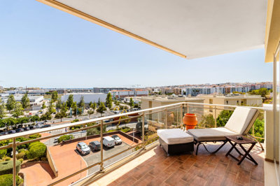 7 BALCONY (1).jpg