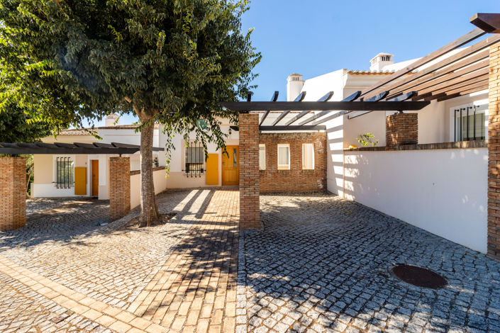 Image No.38-2 Bed Townhouse for sale