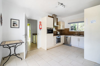 3 kitchen (1).jpg