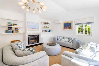 1 living room (4).jpg