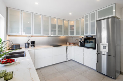 3 KITCHEN (2).jpg