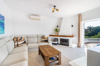 living room 3.jpg