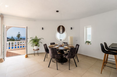 dining room 2.jpg