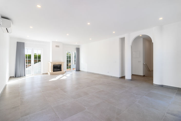 Image No.3-3 Bed Villa for sale
