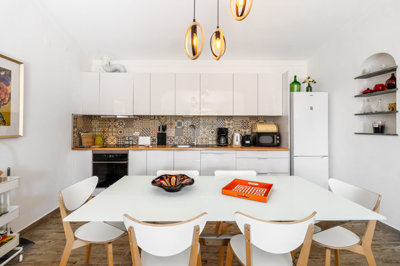 2 kitchen (1).jpg