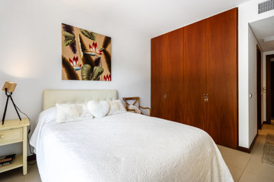 3 MASTER BEDROOM (2).jpg
