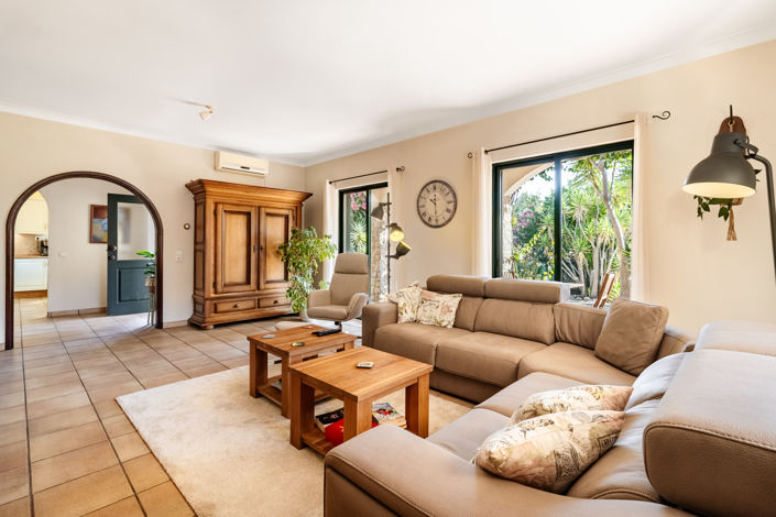 Image No.3-4 Bed Villa for sale