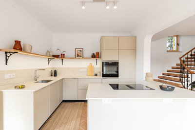 1 KITCHEN (1).jpg