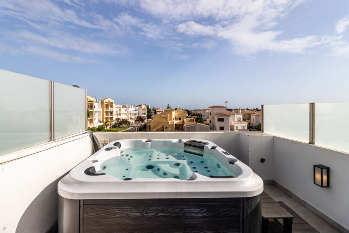 Image No.2-3 Bed Villa for sale