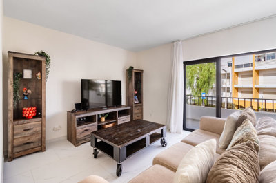 1 LIVING ROOM (1).jpg