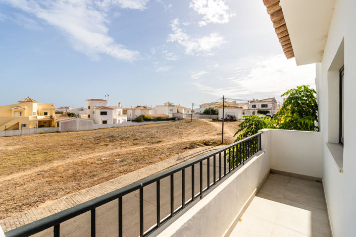 Image No.32-3 Bed Villa for sale