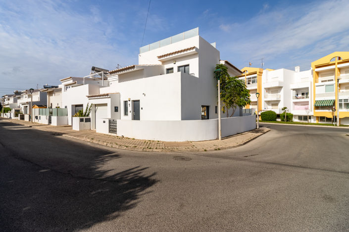 Image No.36-3 Bed Villa for sale
