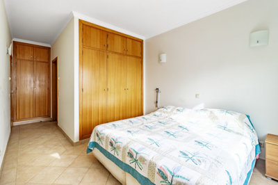 5 master bedroom (2).jpg