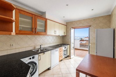 1 kitchen.jpg