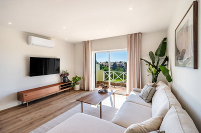 1 LIVING ROOM (1).jpg