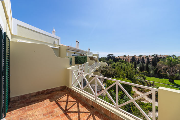 Image No.20-2 Bed Townhouse for sale