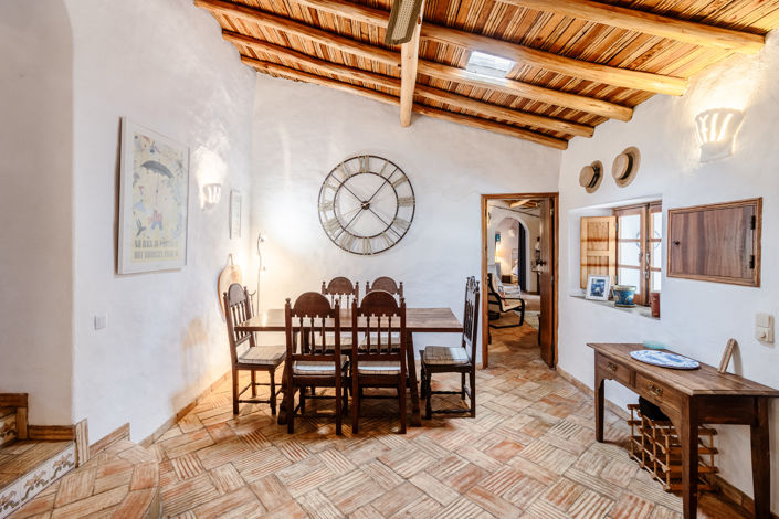 Image No.10-6 Bed Villa for sale