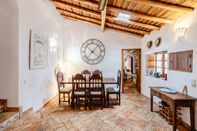 3 DINING AREA (1).jpg