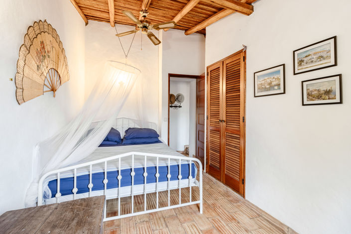 Image No.20-6 Bed Villa for sale