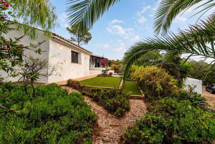 Image No.38-6 Bed Villa for sale