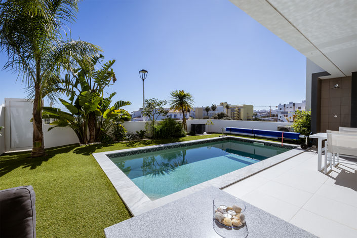 Image No.2-3 Bed Townhouse for sale