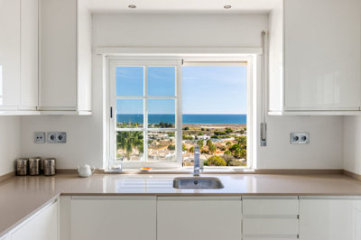 3 KITCHEN (3).jpg