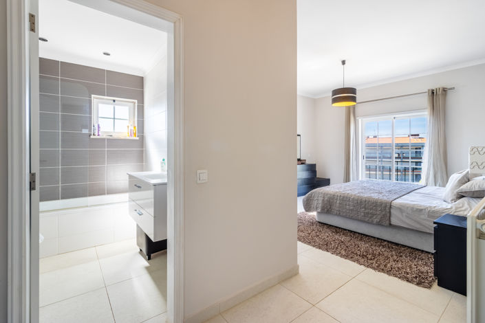 Image No.23-2 Bed Apartment for sale